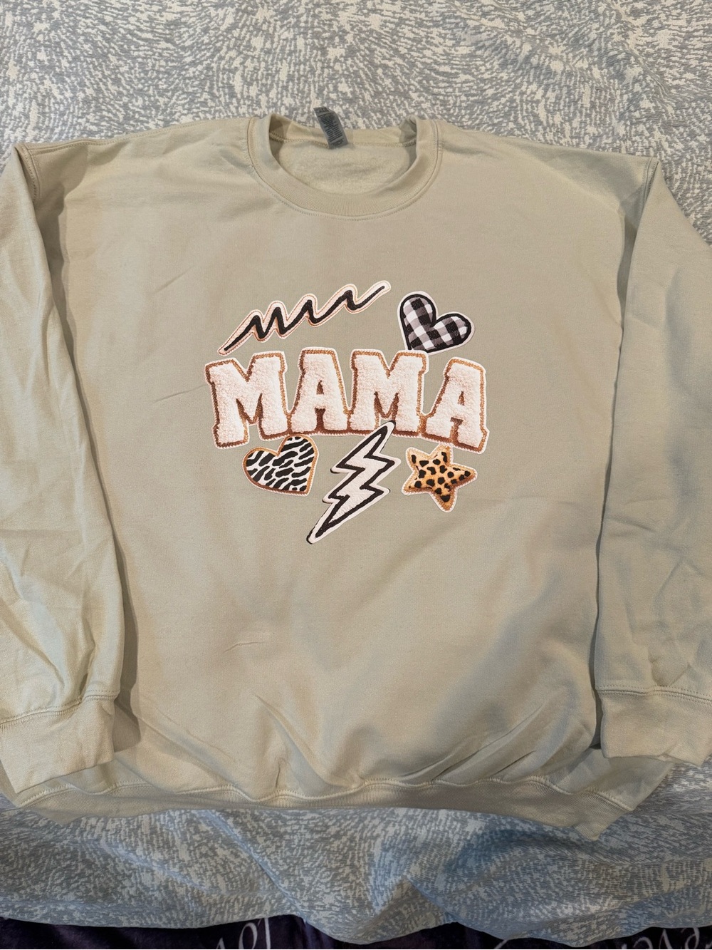Gildan Cream Green "MAMA" Graphic Sweatshirt with Animal Print Accents